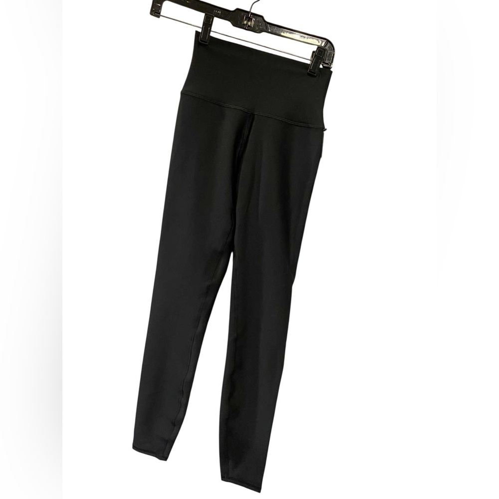 2. NWT Alo Yoga 7/8 high waisted airlift leggings BLACK Size XS